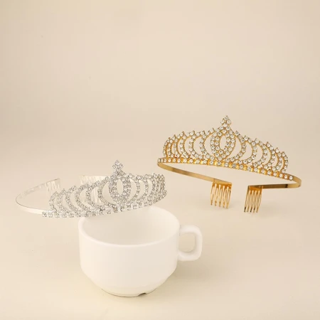 Super flash children's claw diamond crown alloy inlaid water diamond hair comb plug, princess birthday gift, fashionable accessory crown Super flash children's claw diamond crown alloy inlaid water diamond hair comb plug, princess birthday gift, fashionable accessory crown